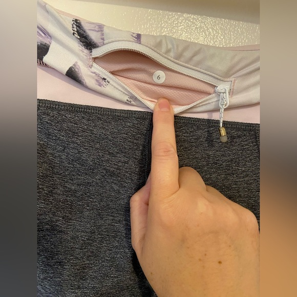 Lululemon Run: Inspire Crop II (Mesh) Size 6 - Picture 7 of 12